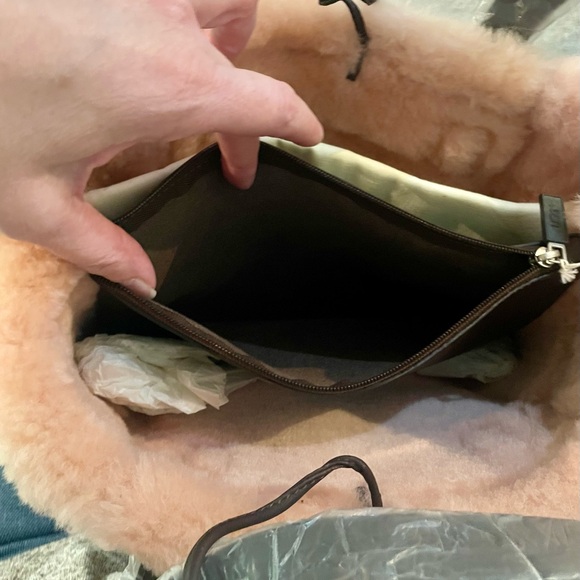 UGG Blush and Chocolate Tote Grab and Go Bag - Picture 7 of 7